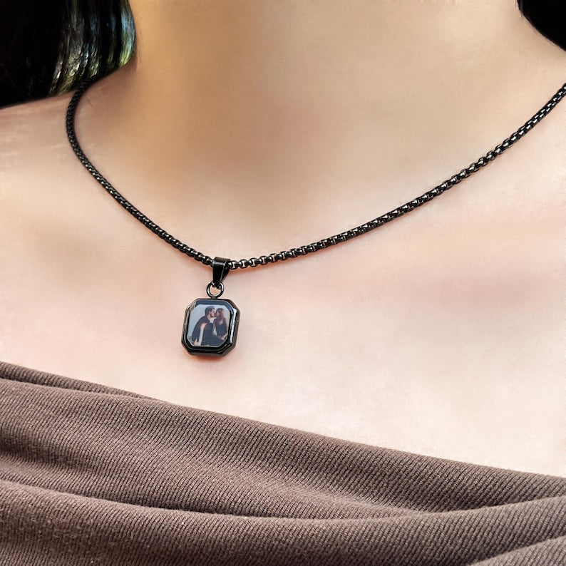 Heat-Activated Photo Necklace, Hidden Your Photo